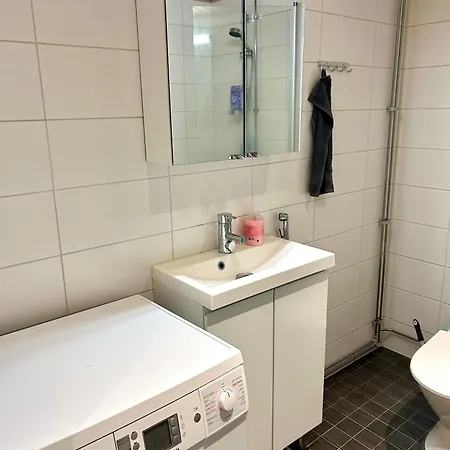 דירה Moderni Viihtyisae Kaksio Jyvaeskylaessae Ilmaisella Pysaekoeintipaikalla *