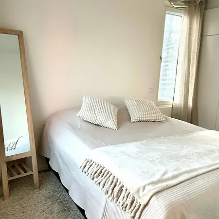 Moderni Viihtyisae Kaksio Jyvaeskylaessae Ilmaisella Pysaekoeintipaikalla *